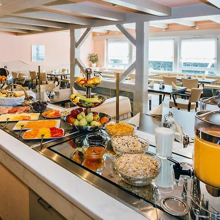 Hotel Central Hotel 3*